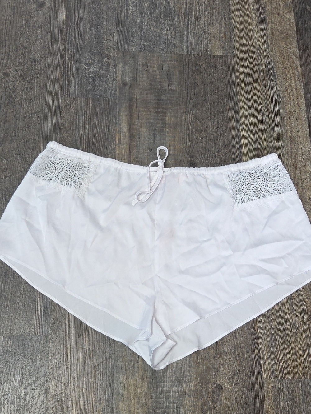 La Vie En Rose White Lace-Trim Sleep Shorts